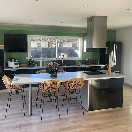 Etage Privatif Dans Grande Maison Homestay Saint-Marceau (Sarthe)