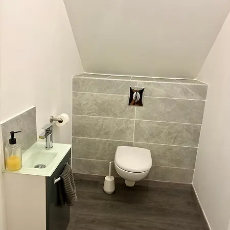 Проживание в семье Etage Privatif Dans Grande Maison *