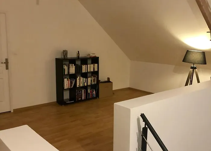 Проживание в семье Etage Privatif Dans Grande Maison *