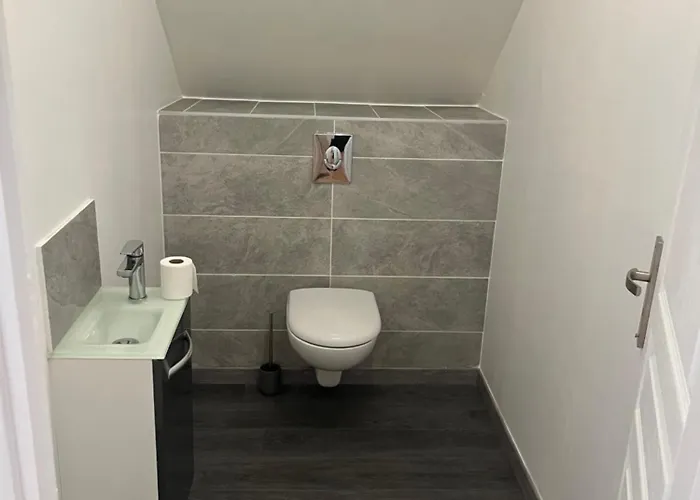 étage Privatif Dans Grande Maison Alloggio in famiglia Saint-Marceau (Sarthe)